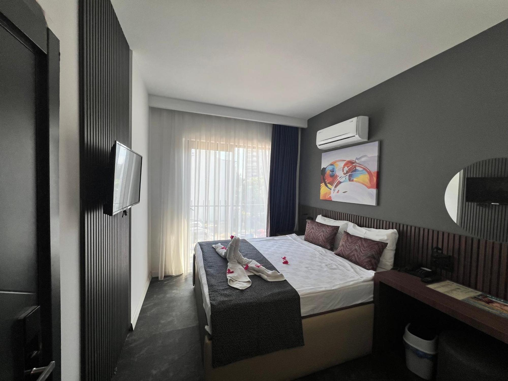 Wolf Of The City Hotel & Spa Анталия Екстериор снимка